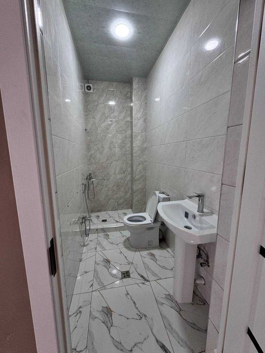 Сдаётся Отдельно стоящей здание 1200м2  Ориентир:Южный вокзал (N23)