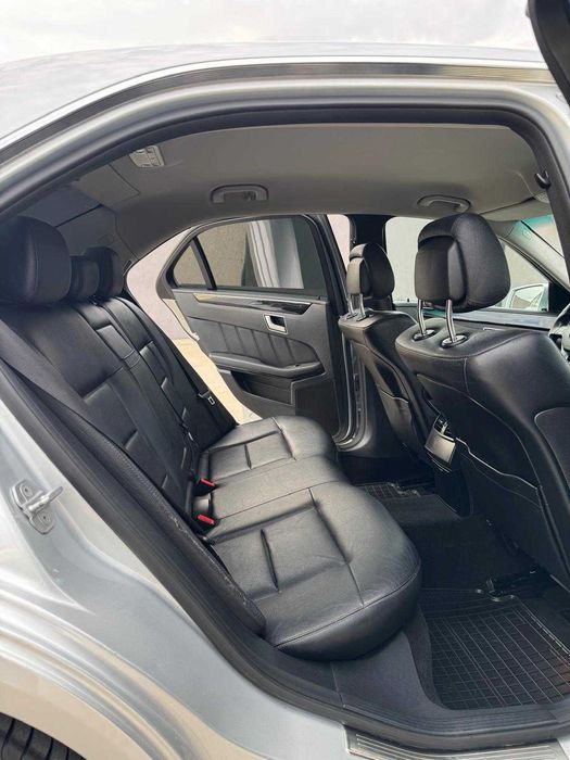 Mercedes-Benz E 220 KLASS Avantgarde 2.2 CDI Diesel BlueEffciency