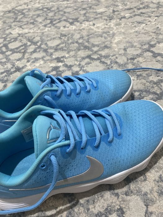 Новые кроссовки