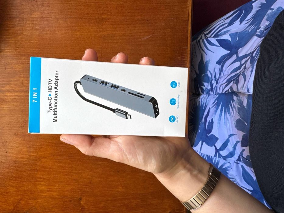 Продавам хъб/адаптер