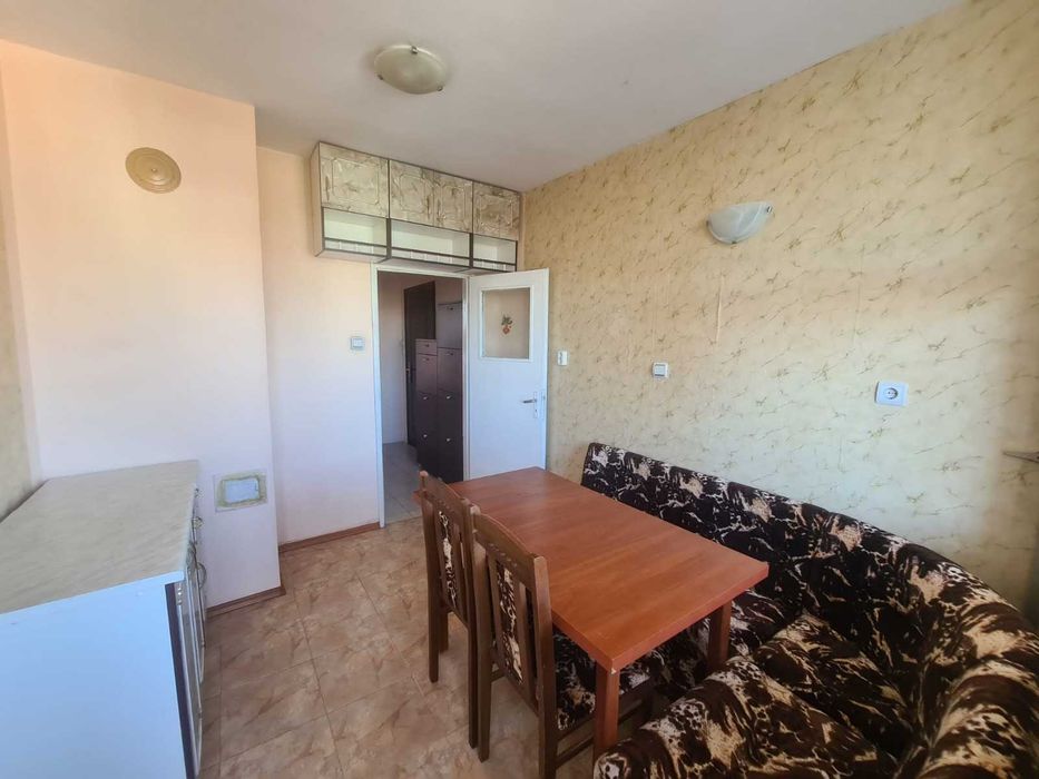 Продава се Четиристаен апартамент в Хасково, Център - 78 кв.м за 1082 €/кв.м - Снимка #4