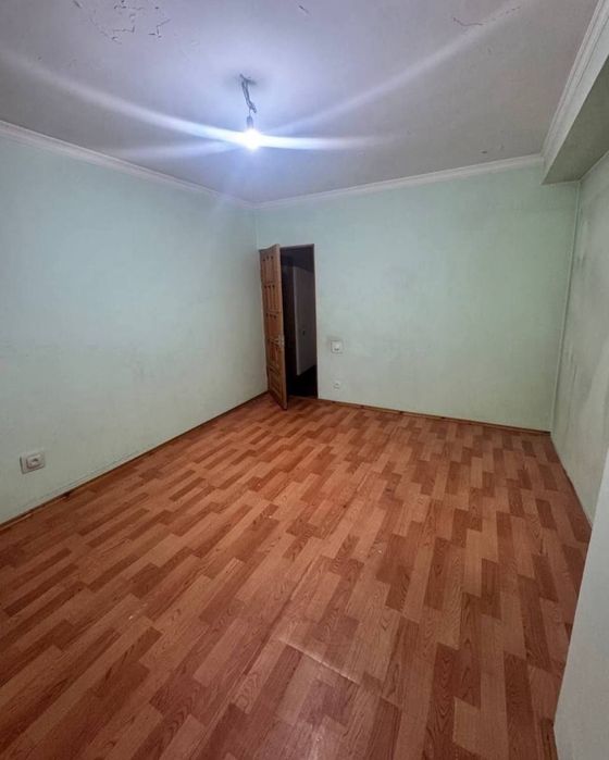 Квартира продается 4/3/10 на Бобуре