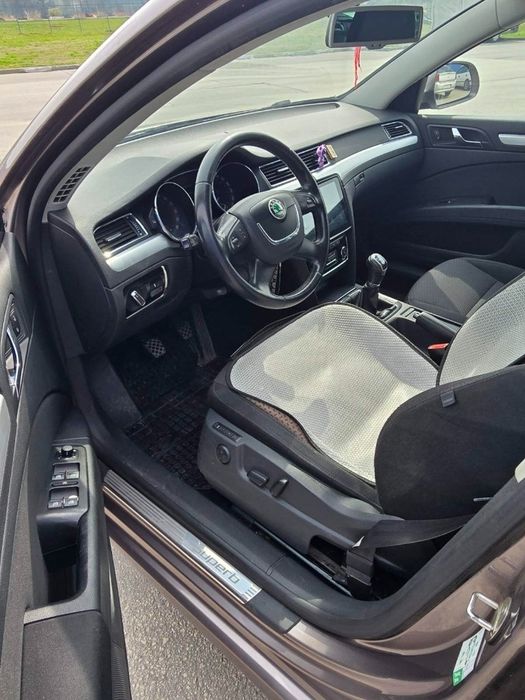 Skoda Superb 2011