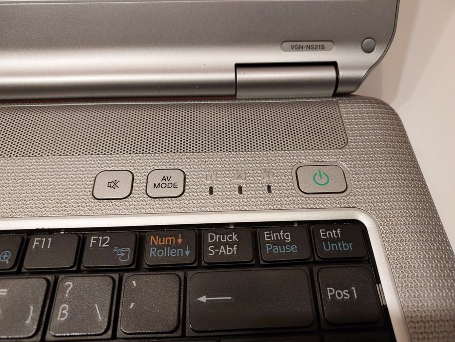 Laptop Sony Vaio PCG -7151M. Citiți anunțul.