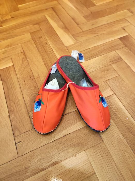 Дамски пантофи от соца