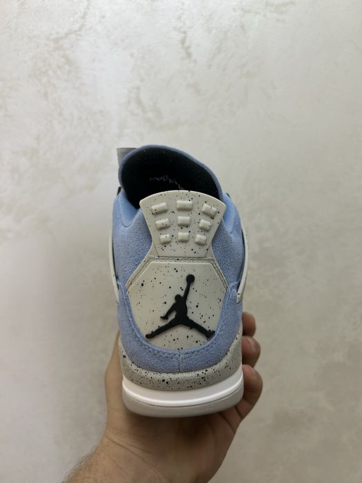 Jordan 4 University Blue