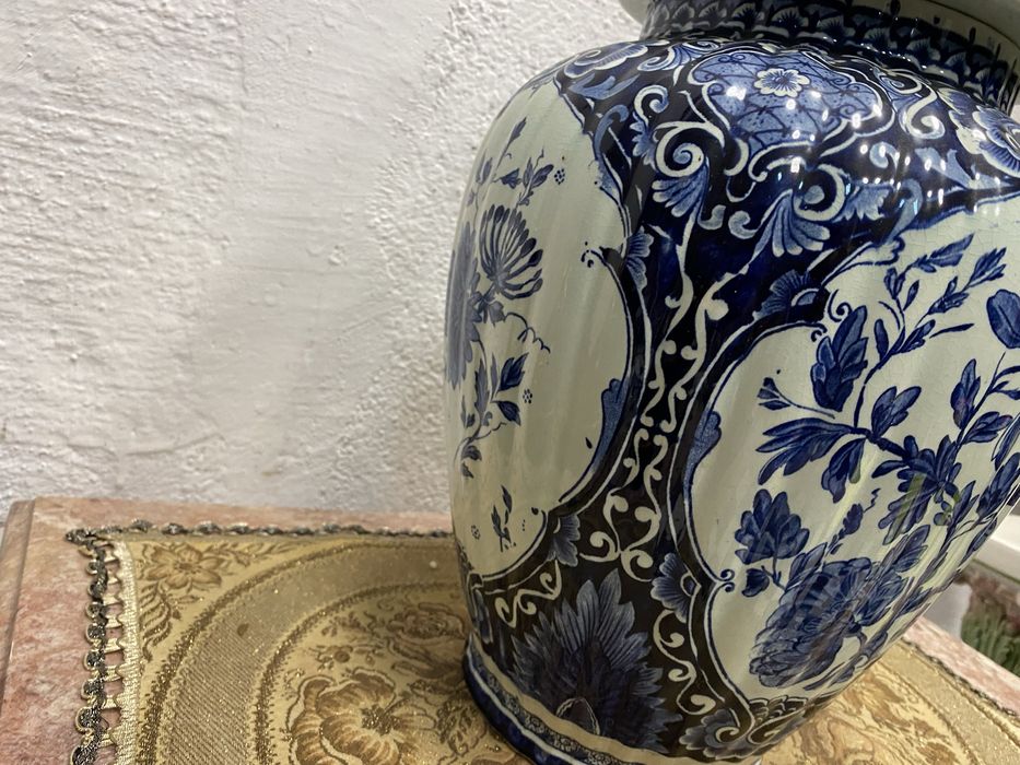 Голяма холандска порцеланова ваза на делфт