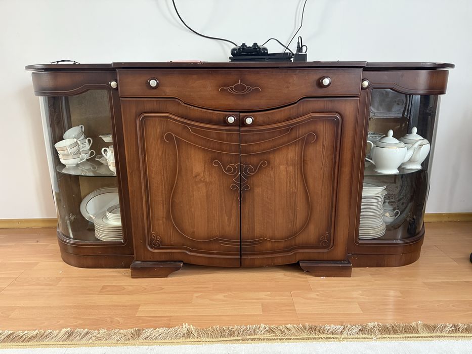 Комод деревянный