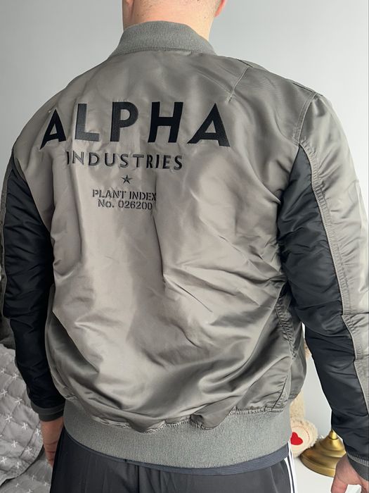 Alpha Industries преходно яке