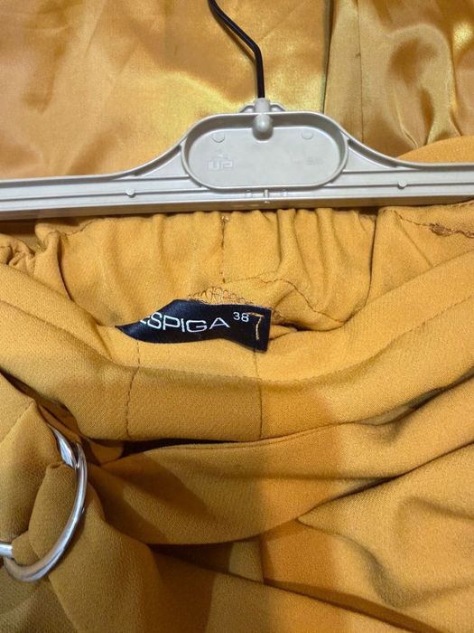 Продам стильный костюм