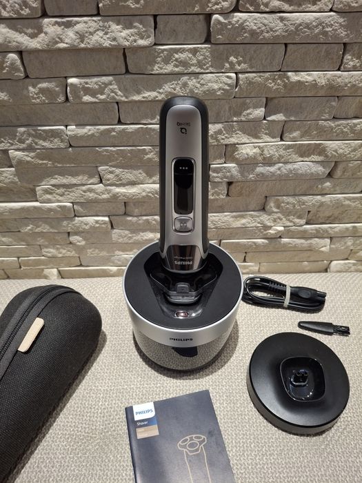 Електрическа самобръсначка PHILIPS i9000 Pestige XP9204/30, в гаранция