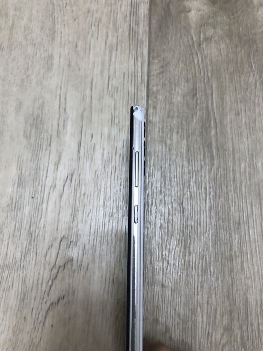 Продам хороший телефон самсунг