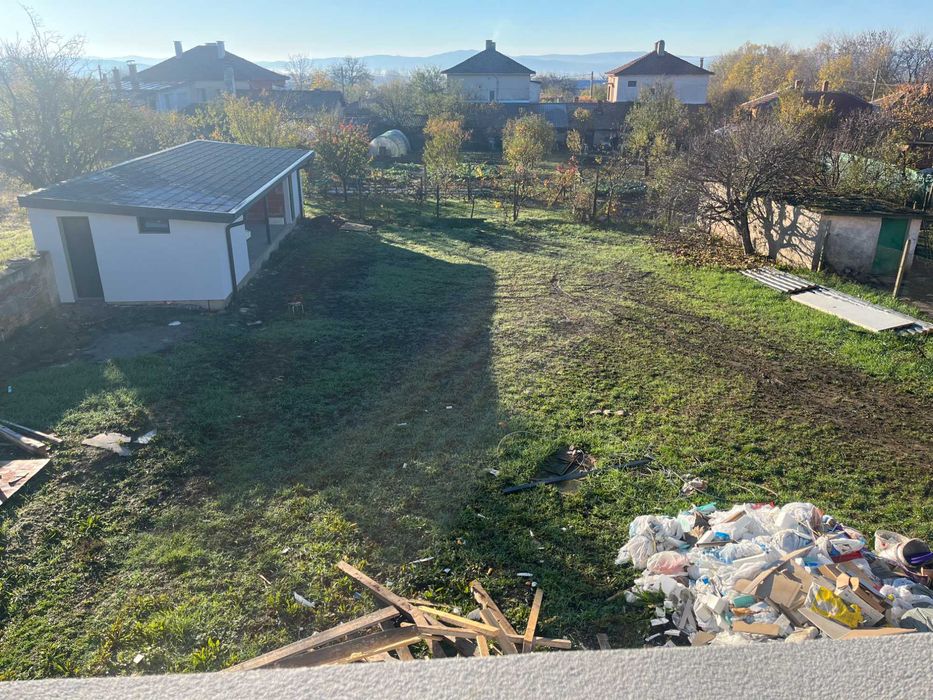 Продава се двуетажна, напълно обновена къща в гр. Крън