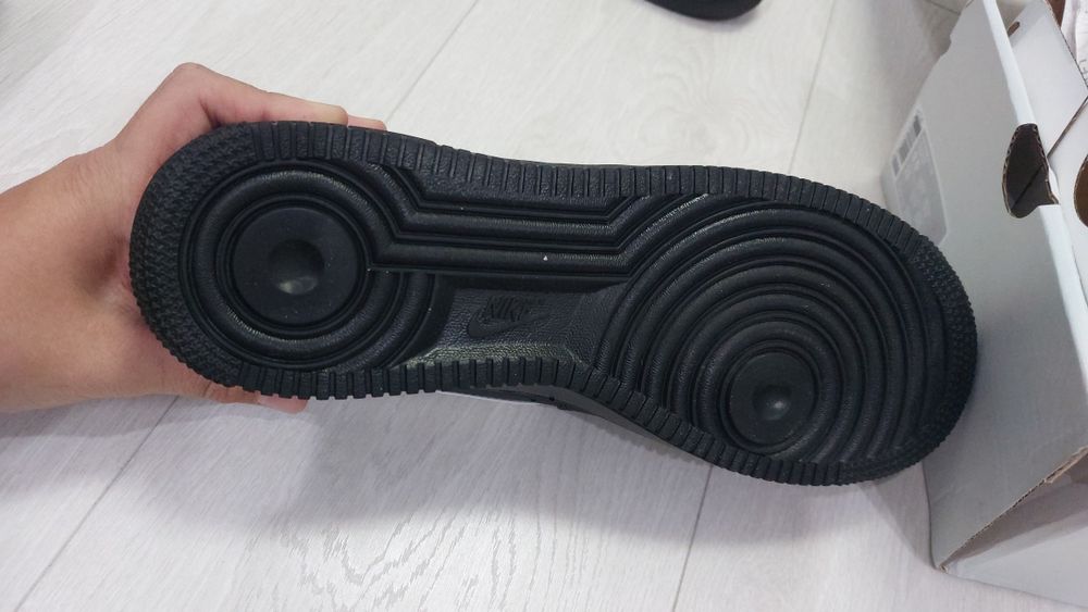 Продам Nike Air Force 1