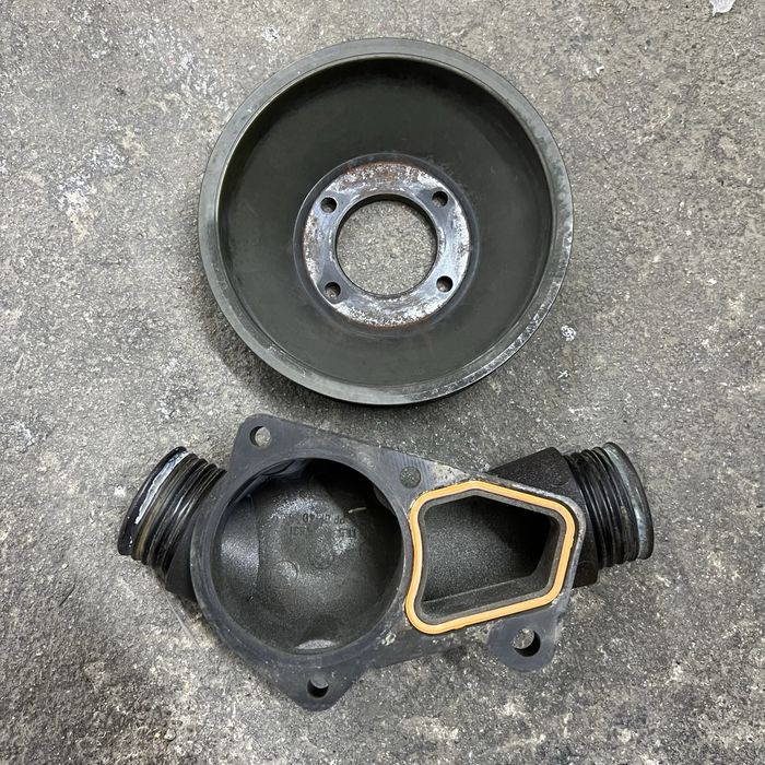 Шкив корпус термостата бмв м50 bmw m50