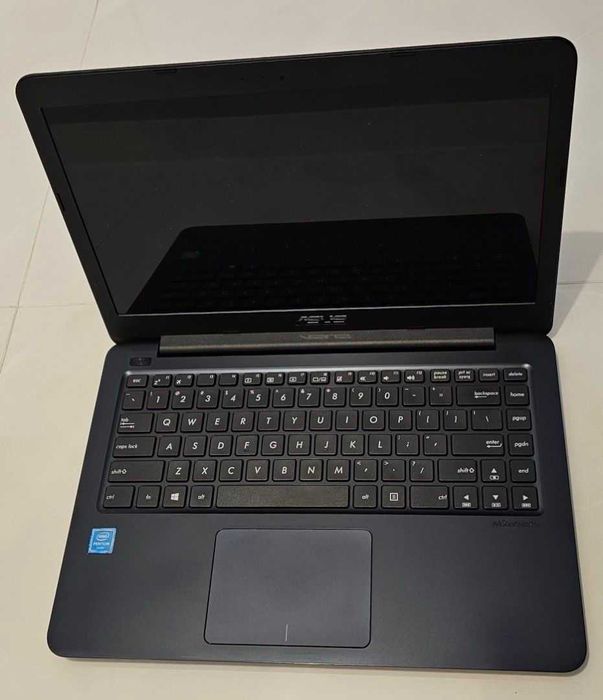 Dezmembrez laptop ASUS E402S
