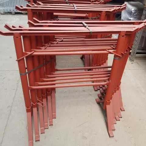 Capra constructii