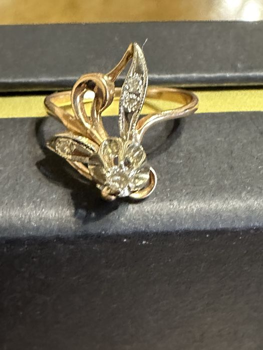 Кольцо с бриллиантами