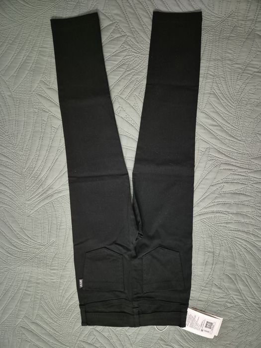 Продам новые джинсы для девочек рр 128