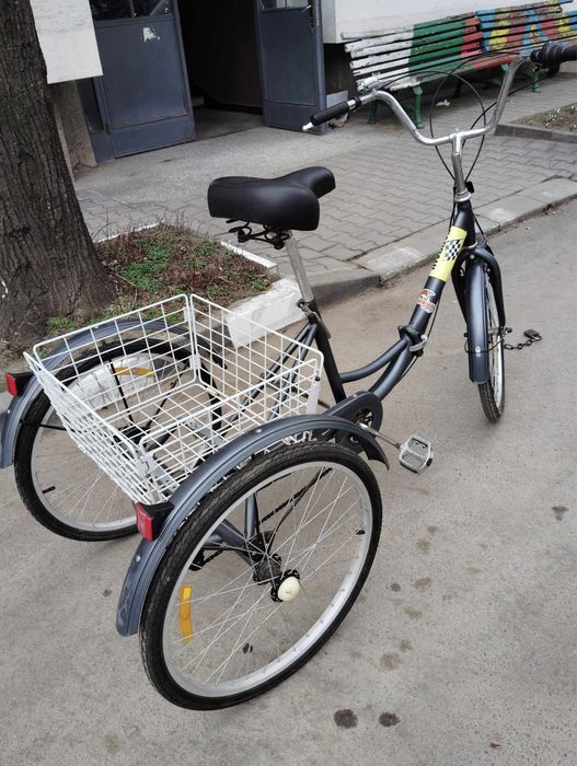 Триколка в отлично състояние