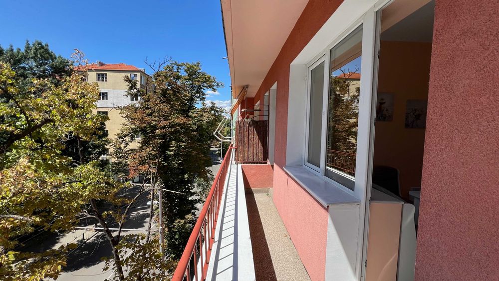 Дава се под наем Тристаен апартамент в София, Център - 65 кв.м за 765 € - Снимка #19