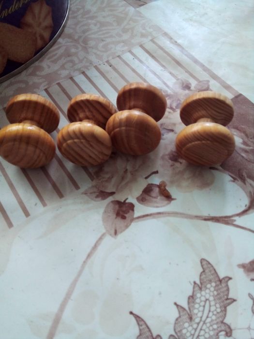 Поставка за кърпа ,дръжки и органайзер за стена