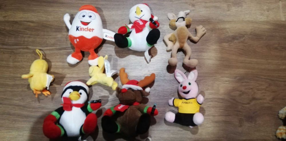 Плюшени играчки на Кока Кола и други.