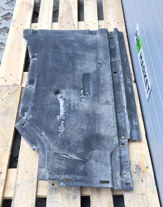 Кора под десен праг AUDI A4 B9 8W0825208B 8W0825208C