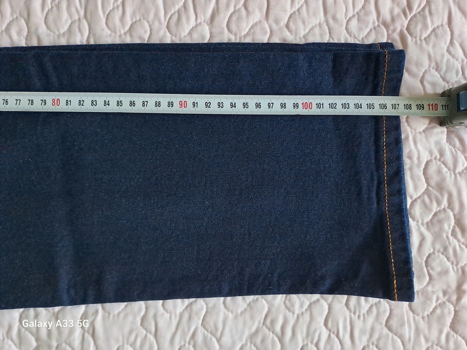 Vând blue jeans Mustang Washington. 
Toate detaliile sunt in poze. 
Vi