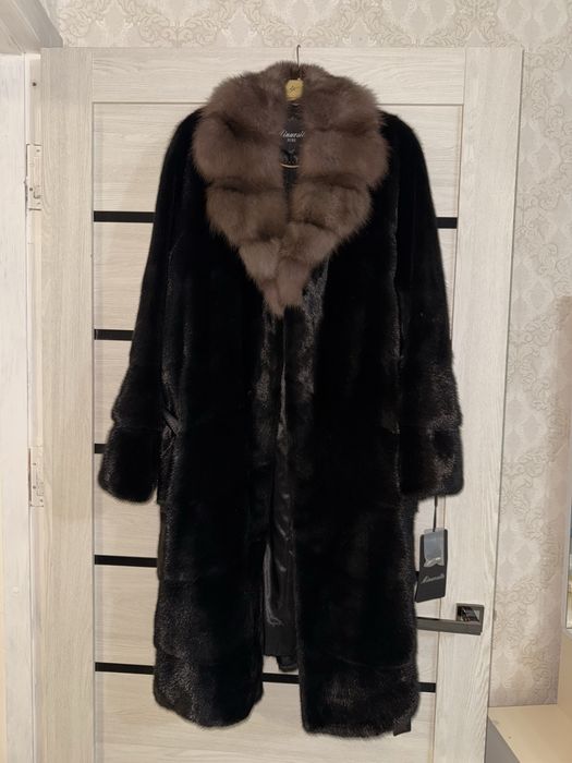 Продам шубу 100% оригинал BLACKGLAMA