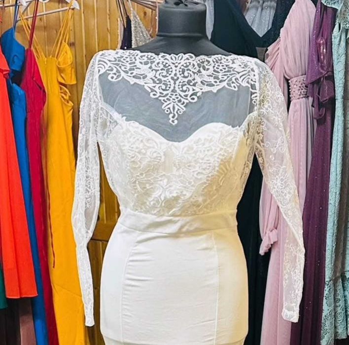 Rochie de mireasa cu manecute din dantela