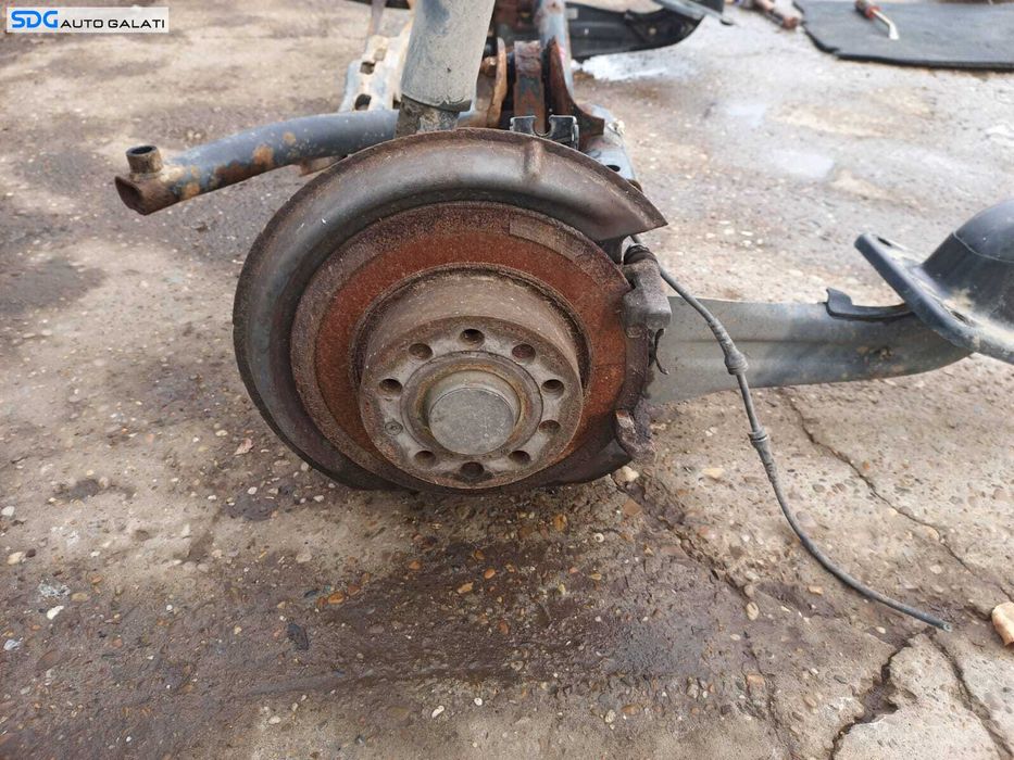 Punte Spate Completa cu Butuc Butuci Fuzeta Fuzete si Rulment Bara Torsiune Volkswagen Jetta 3 MK3 2005 - 2011 Cod 1K0505315BG [L1674]