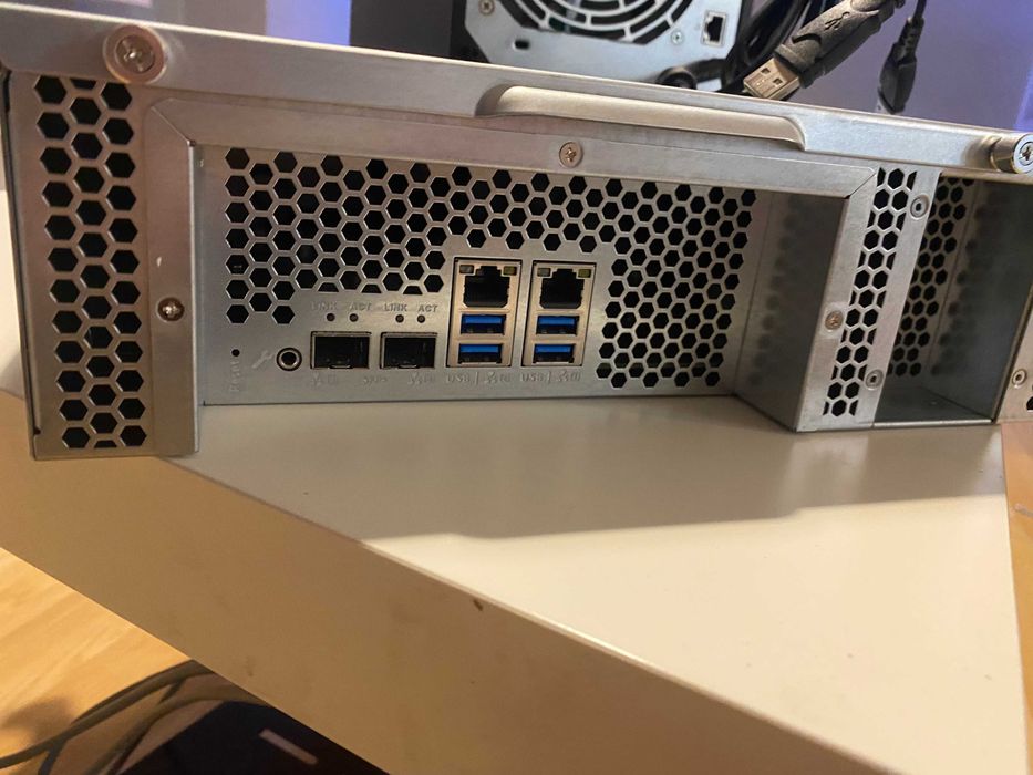 Мрежов сторидж масив QNAP TS-831XU-RP