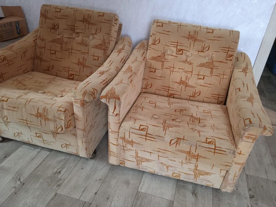 Продам диван и два кресла