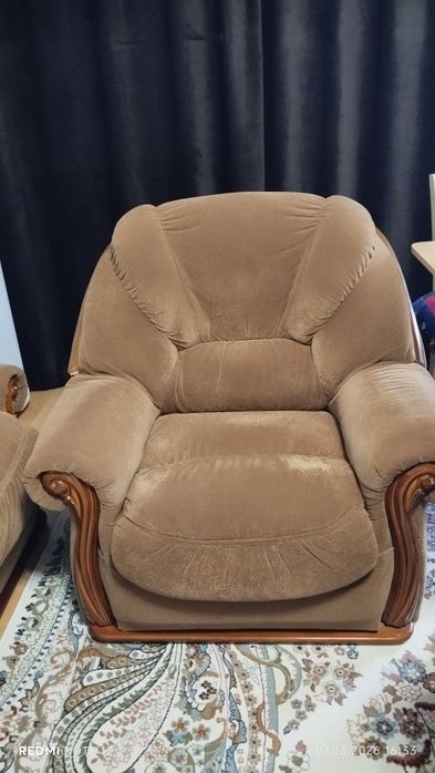 Диван и два кресла