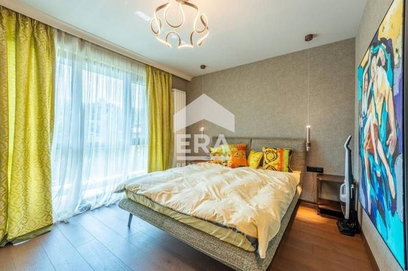 Дава се под наем Тристаен апартамент в София, в.з. Малинова долина - 170 кв.м за 2144.55 € - Снимка #1