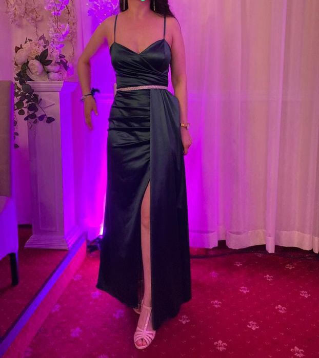Rochie de seară  lungă, deosebită, elegantă,