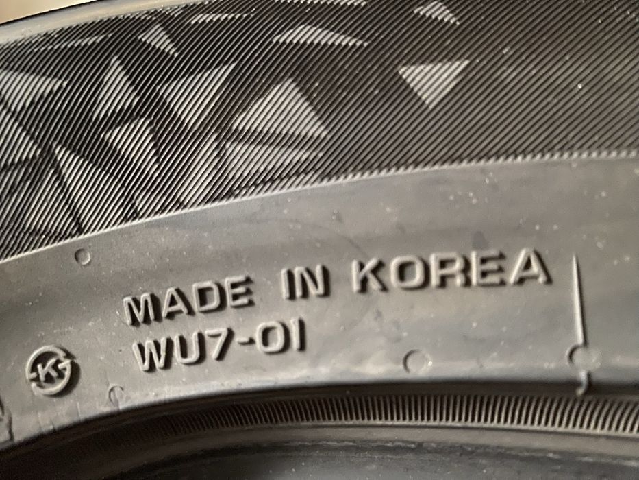 Шины 215/55/17 пара бу нексен