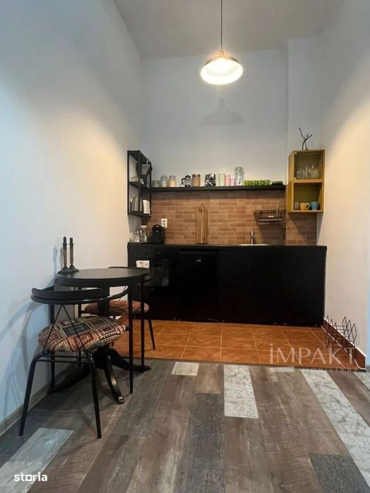 Apartament cu 3 camere, zona centrală-UMF