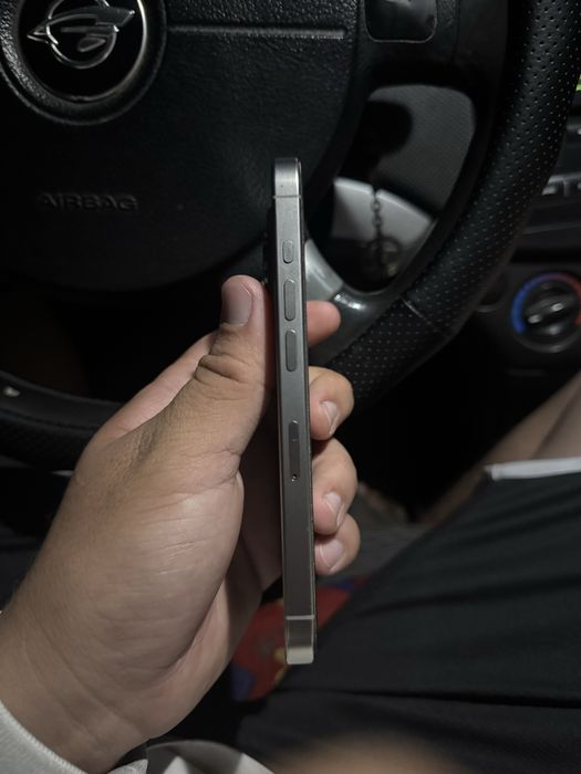 iPhone 15 pro 256 titan