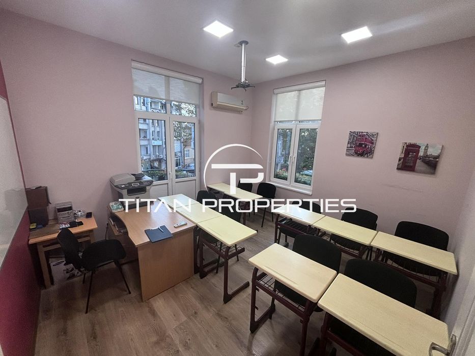 Дава се под наем Офис в Бургас, Център - 35 кв.м за 255 € - Снимка #1