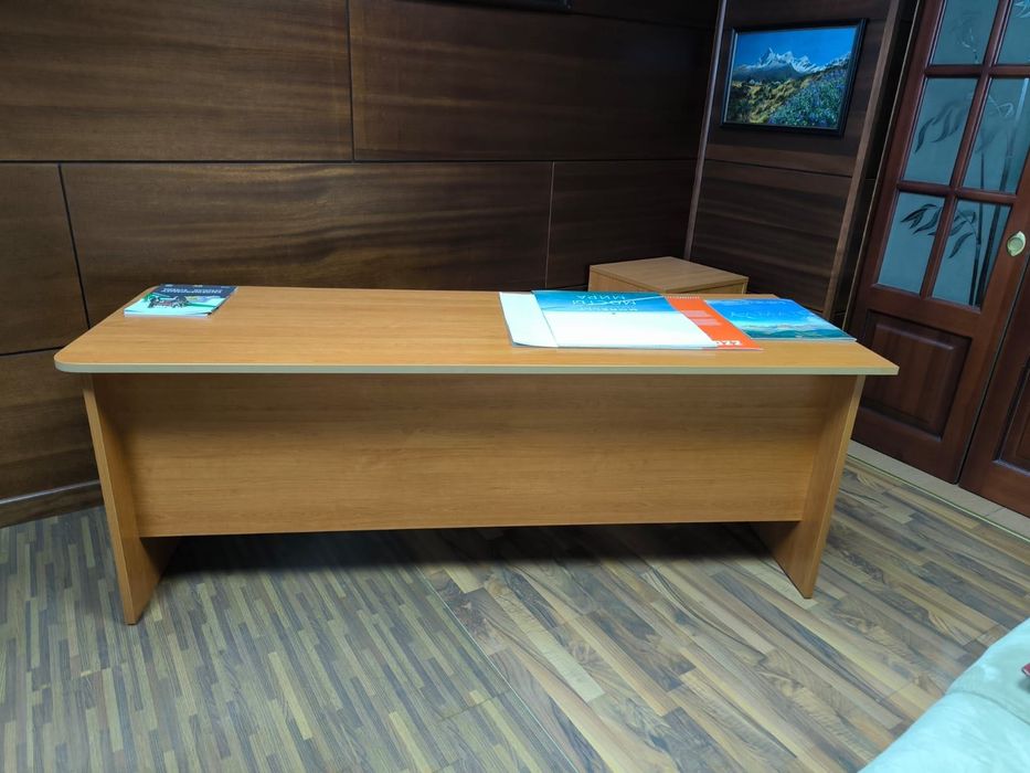 Продам офисный стол