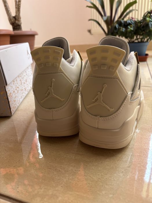 Jordan 4 “Metallic Gold”