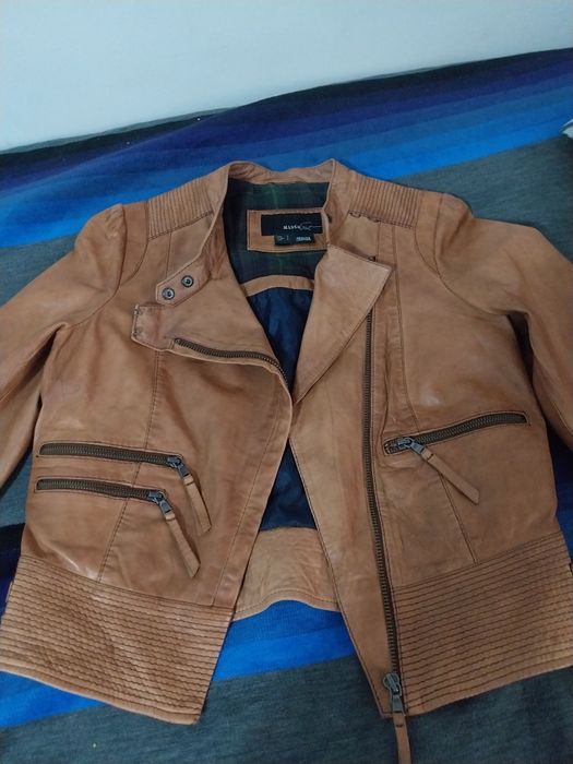 Geaca din piele.