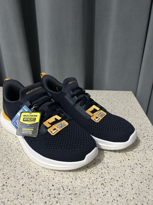 Skechers оригинальные, заказал на pindupduo, мне на 1 размер большие.