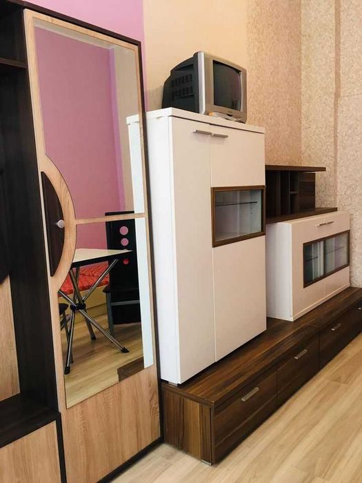 Дава се под наем Едностаен апартамент в Бургас, Меден рудник - зона А - 30 кв.м за 105 € - Снимка #2