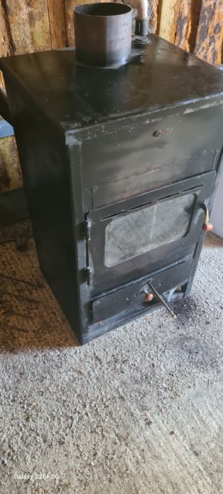 Печка Прити с водна риза на твърдо гориво