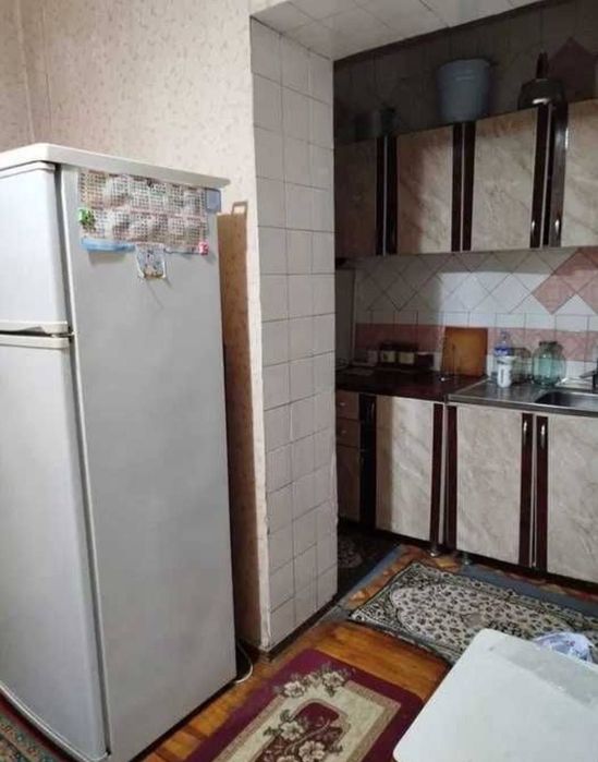 Квартира на С.Азимова 3/4/5 общ пл 72м /77 серия