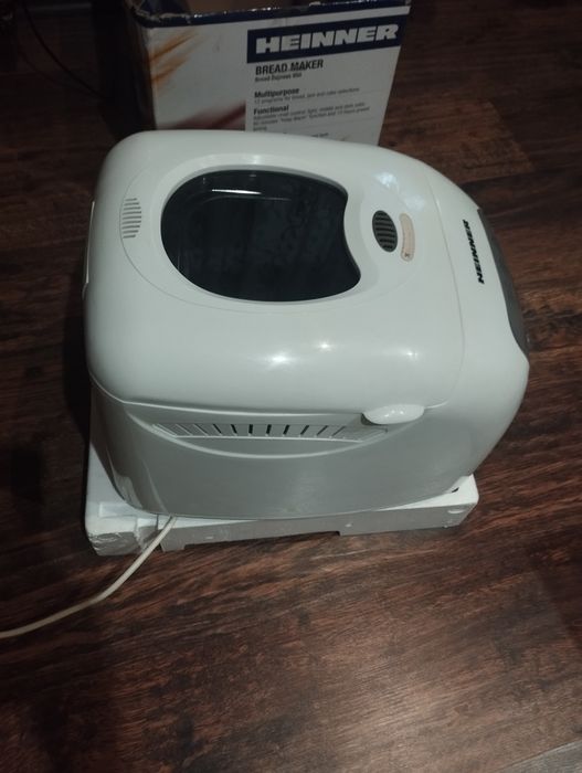 Masina de paine Heinner BreadExpress BM-950, 700 W, 900 g, 12 programe, Alb