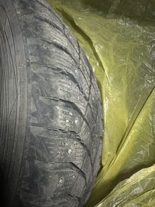 Продам комплект шин r 16